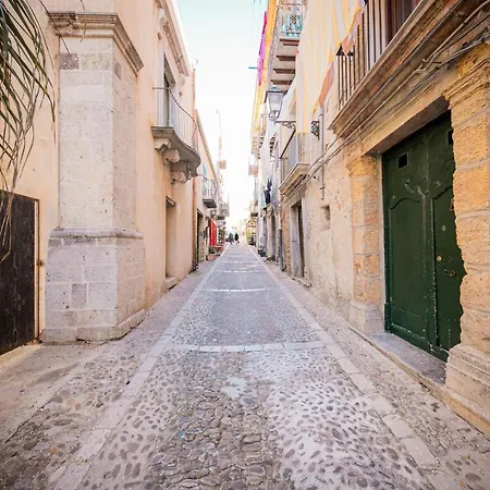 Xxv Novembre Apartment Cefalu